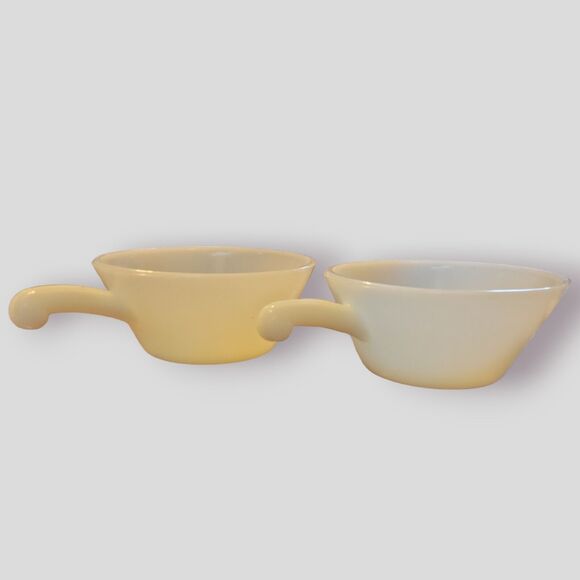 Anchor Hocking Fire King Milk Glass Handled Soup Chili Cereal Bowls Set of 2 - Picture 1 of 6